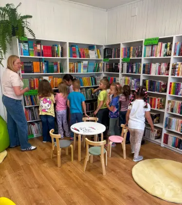 Zajecie w bibliotece.